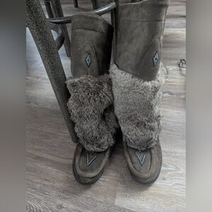 Manitobah Mukluks